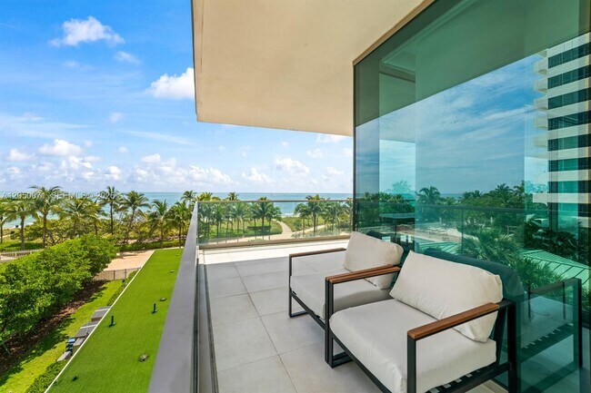 Building Photo - 10203 Collins Ave