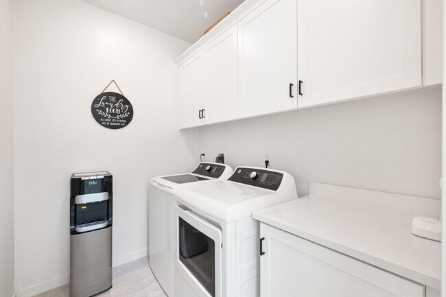 Building Photo - 81890 Via Encinitas