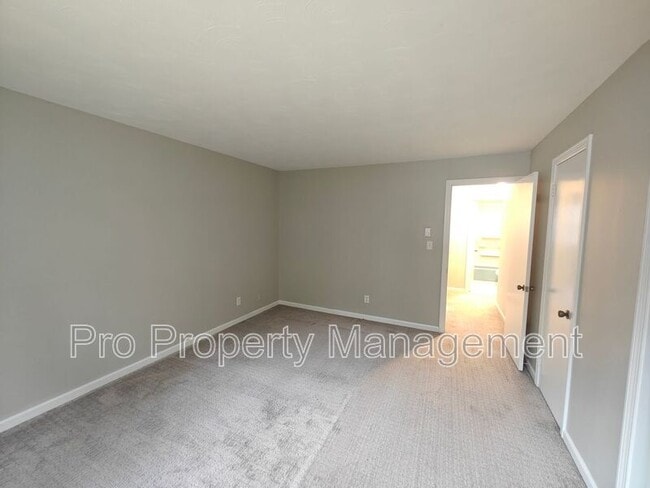 Building Photo - 18 Broadview Terrace