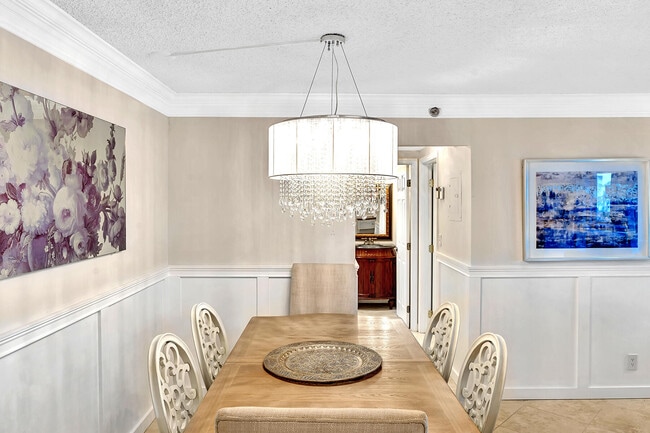 Building Photo - 3301 S Ocean Blvd