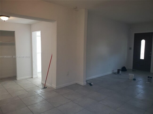 Building Photo - 1370 NW 116th Terrace