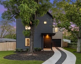 Building Photo - 1009 E 44th St