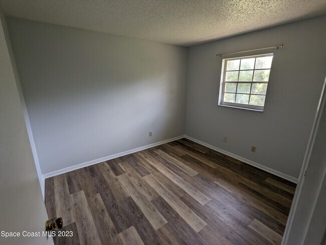Building Photo - 1664 Sunny Brook Ln