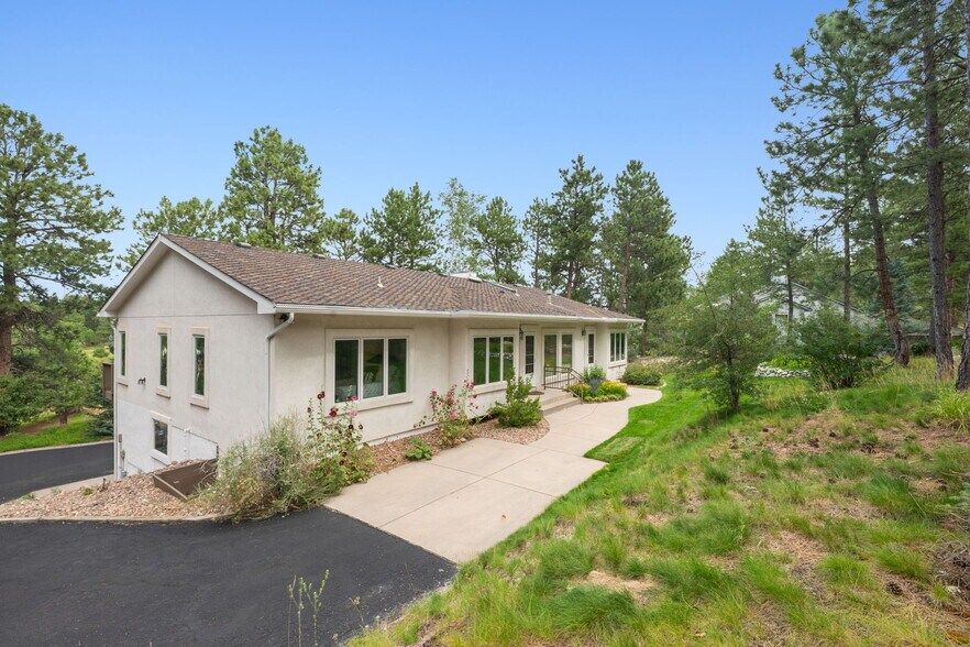 Building Photo - 235 Winding Meadow Way