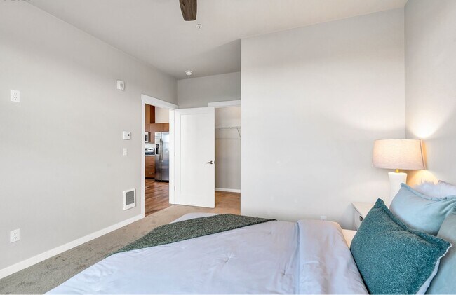 Building Photo - 17181 SW Snowdale St