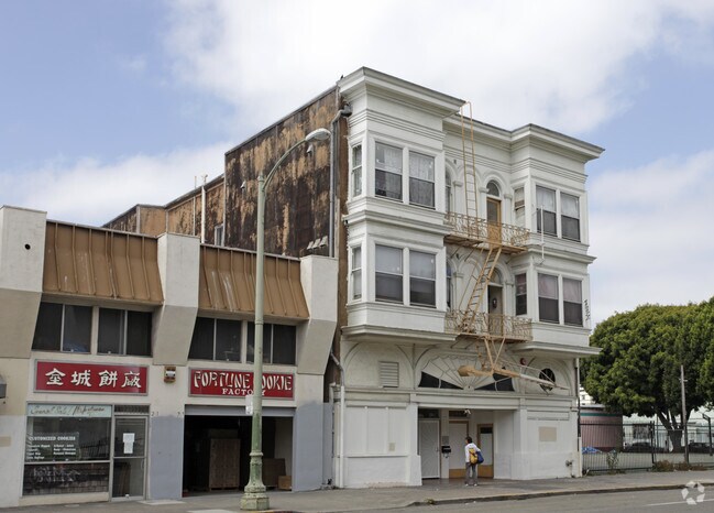 Primary Photo - 267-271 12th St