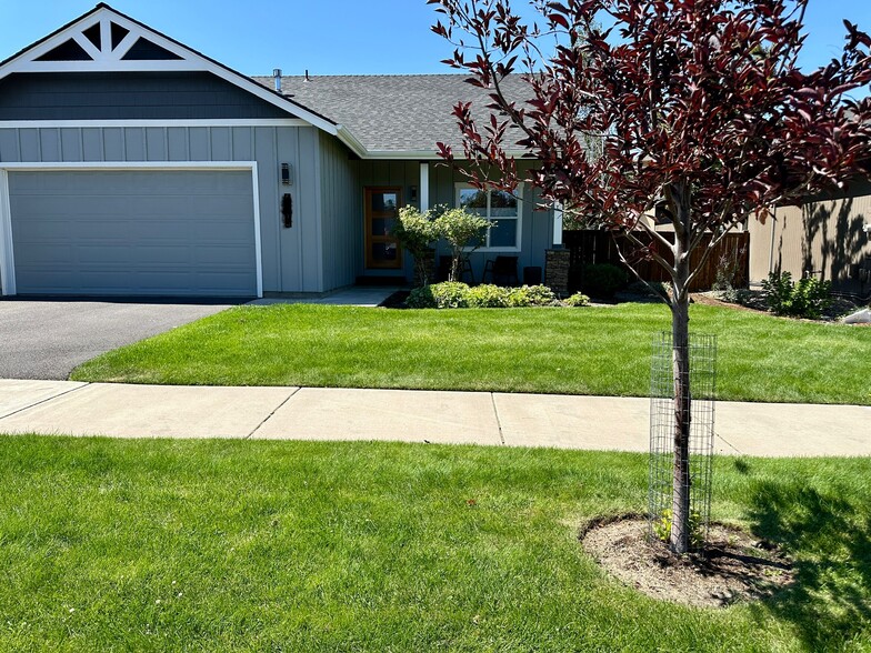 Primary Photo - 63713 Hunters Cir