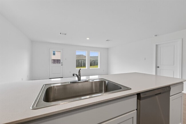 Building Photo - 216 Amy St