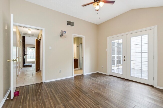 Building Photo - 6903 Foxmont Ln