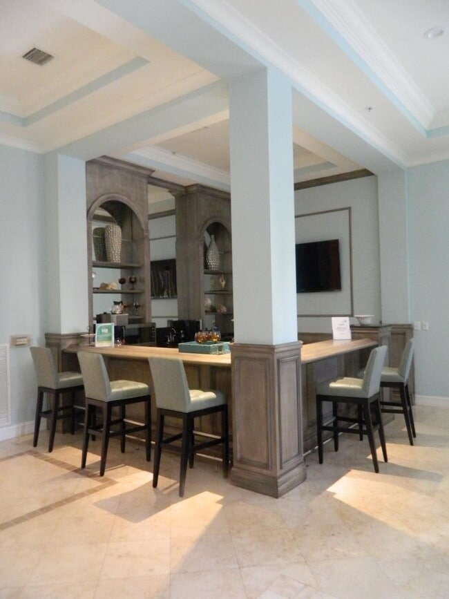 Building Photo - 460 S Rosemary Ave