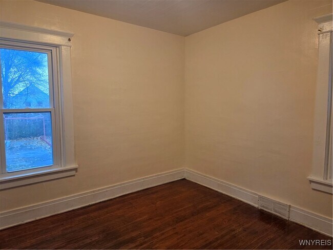 Building Photo - 168 Rodney Ave