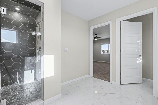 Building Photo - 1905 Tioga Ln