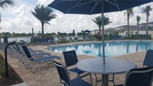 Building Photo - 4922 Navali Dr