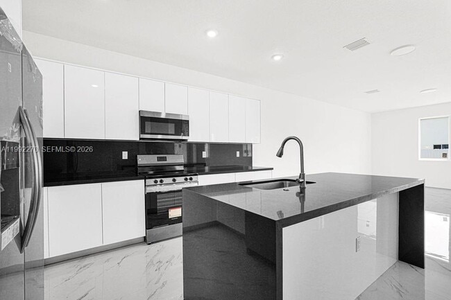 Building Photo - 22431 SW 125th Ave