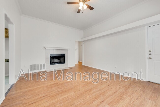Building Photo - 1405 Gainsborough Way