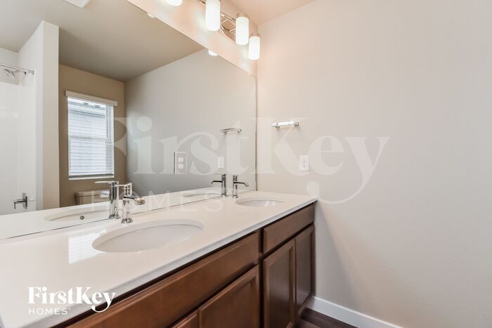 Building Photo - 11172 Murrelet Dr