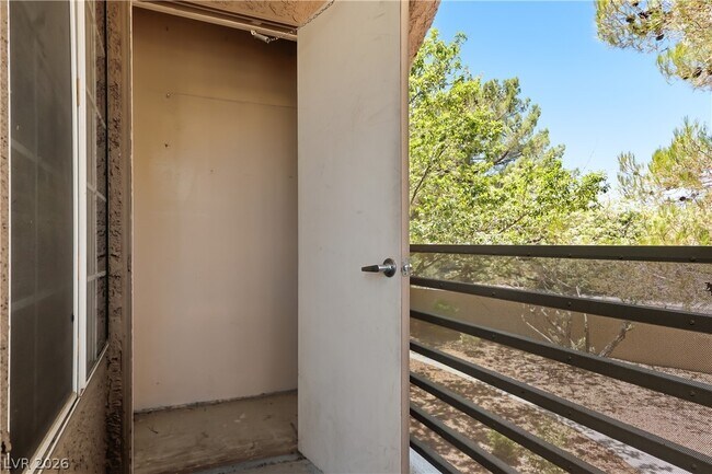 Building Photo - 2111 Jetty Rock Dr