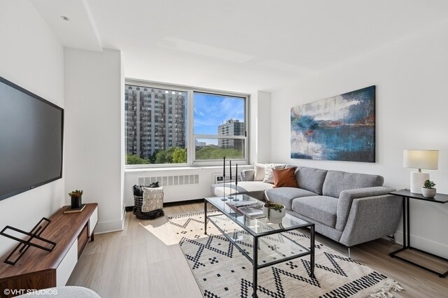 Building Photo - 1255 N Sandburg Terrace