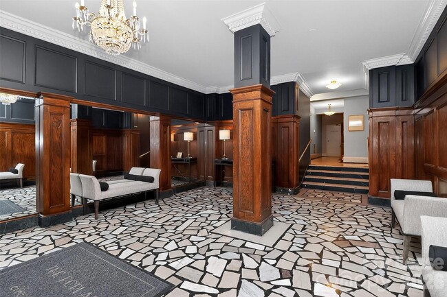 Building Photo - 301 W 10th St