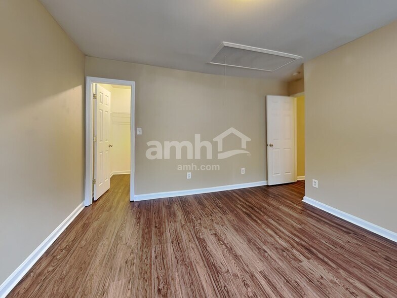 Building Photo - 3961 Tyler Bluff Ln