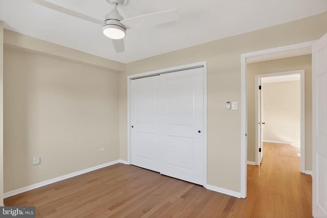 Building Photo - 215 Haddonfield Cmns