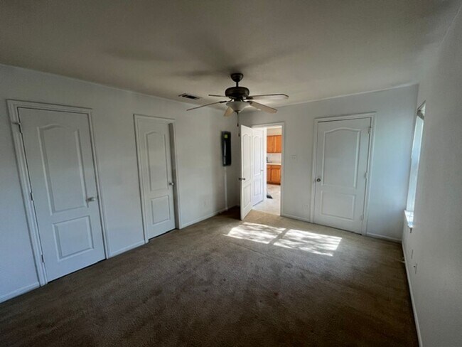 Building Photo - 414 Brittney Way