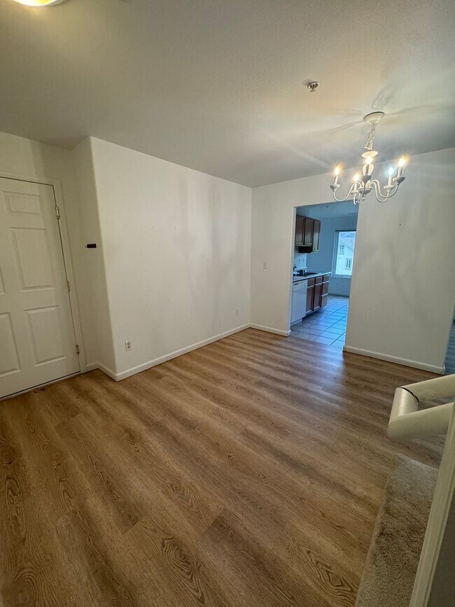 Building Photo - 3 Bedroom 2 Bath Condo in New Castle