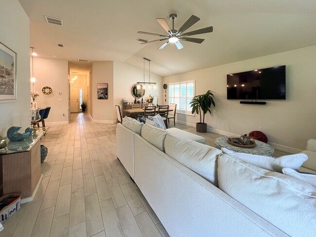 Building Photo - Immaculate 4BR/2BA New Construction Home i...