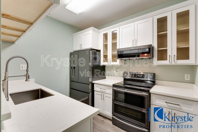 Building Photo - 1201 Glen Cove Pkwy