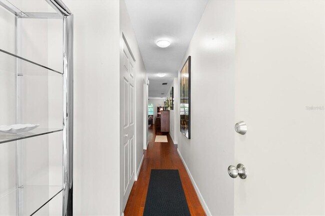 Building Photo - 2304 Lark Ln