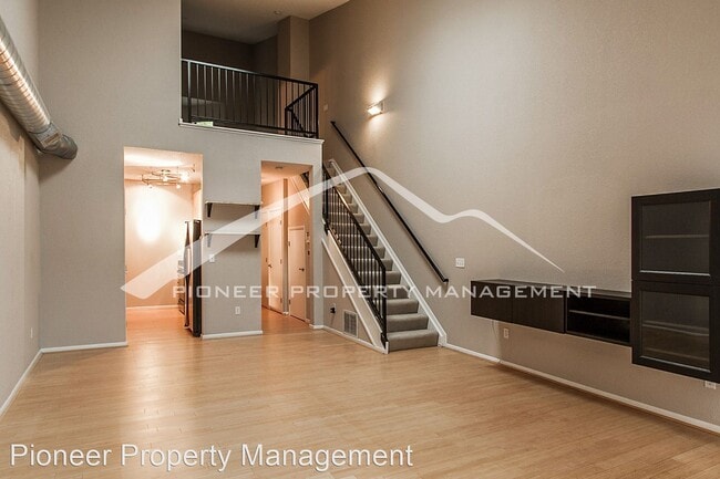 Building Photo - 2 br, 2 bath House - 3195 Blake St. #202