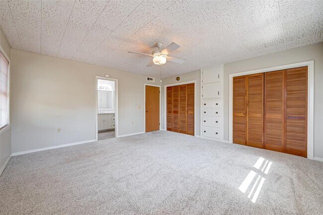 Building Photo - 16711 US-90 ALT