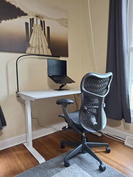 Building Photo - 2012 1st St