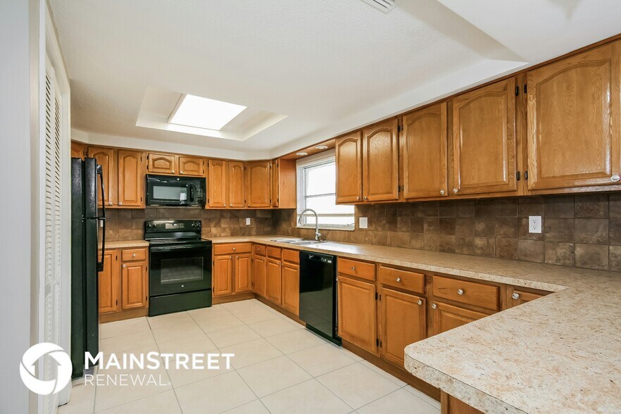 Building Photo - 7021 Moravian Dr