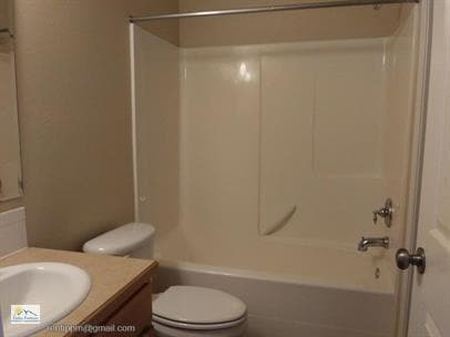 Building Photo - 2200 S Phillippi St