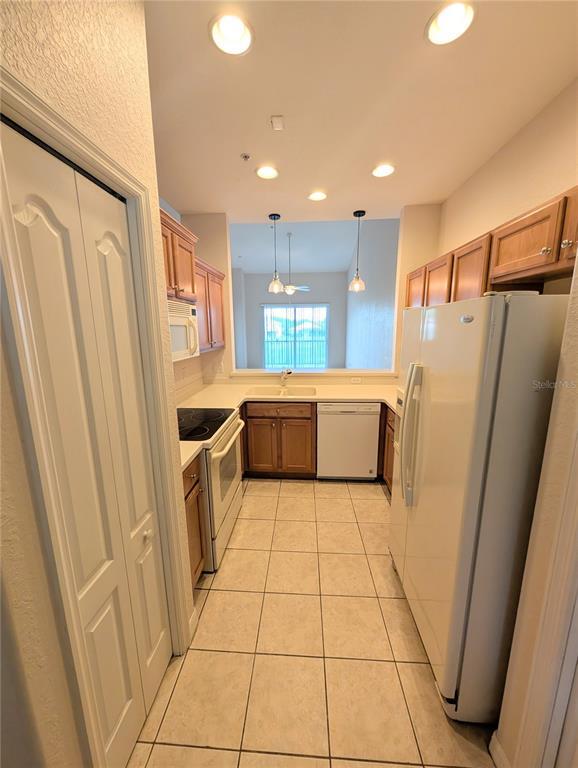 Building Photo - 803 Fairwaycove Ln