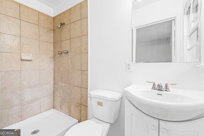 Building Photo - 4140 Rainbow Dr