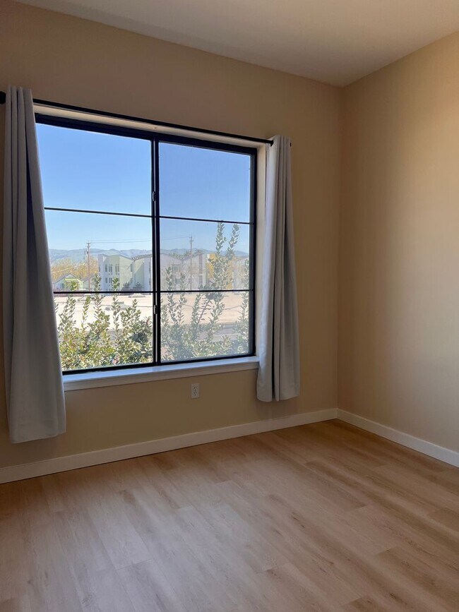 Building Photo - $2,350 1 bedroom 1 bathroom San Jose Brickyard Condo Near 280, Downtown SJ and SJSU
