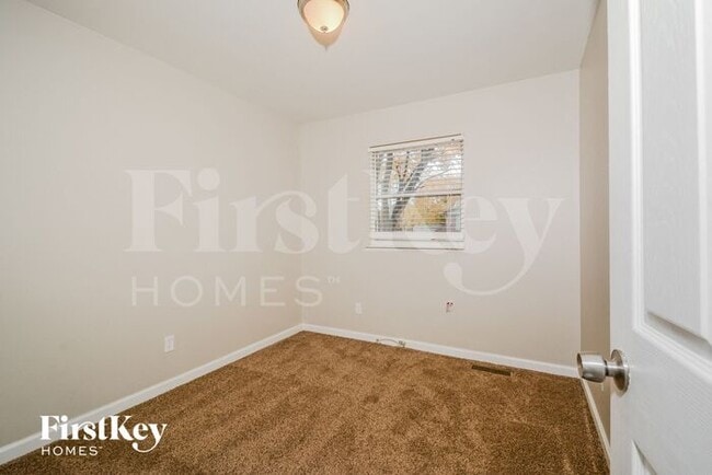 Building Photo - 1120 Monaco Ln