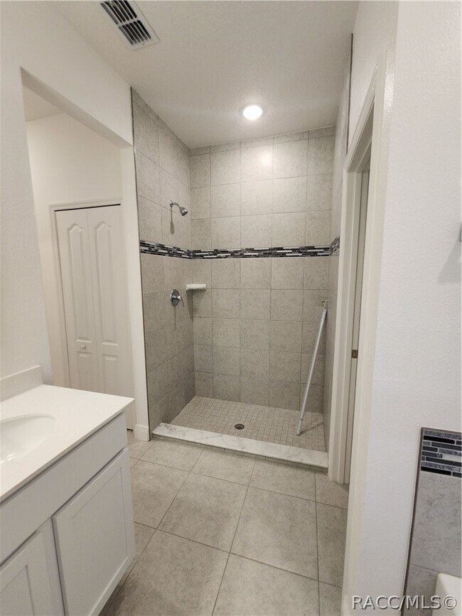 Building Photo - 88 Linder Dr