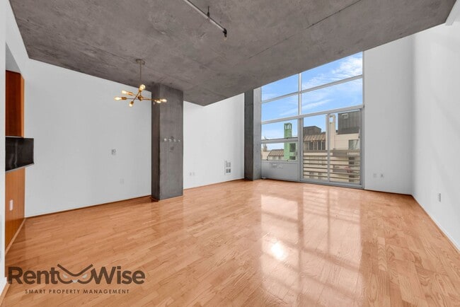 Building Photo - 77 Dow Pl