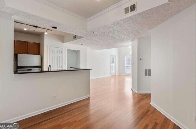 Building Photo - 1250 Parkwood Cir SE