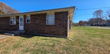 Building Photo - 2 BR 1 BA brick duplex, close to Missouri ...