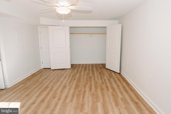 Building Photo - 380 Broadview Ave