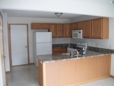 Building Photo - 927 Westland Dr