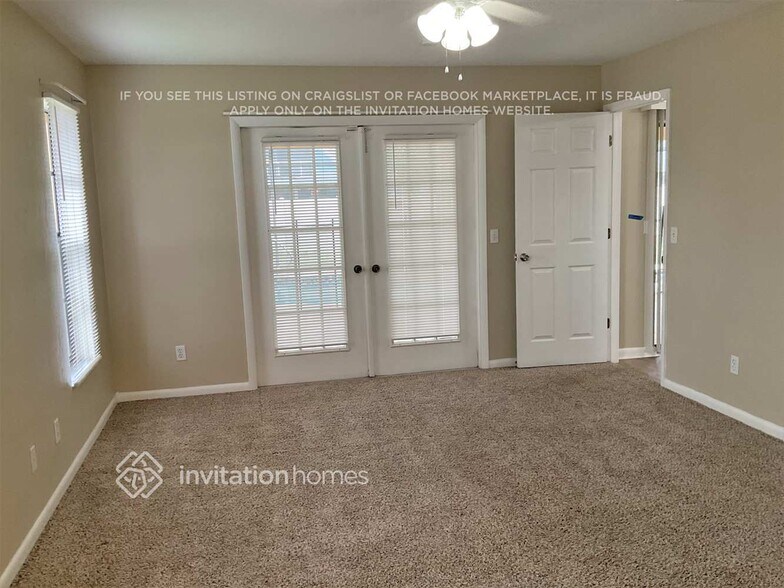 Building Photo - 215 SE 19th Terrace