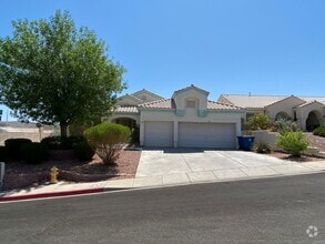 Building Photo - 4 bed/3 bath home located in Henderson