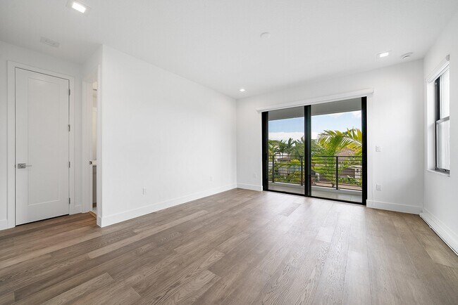 Building Photo - 8561 Crystal Downs Ave