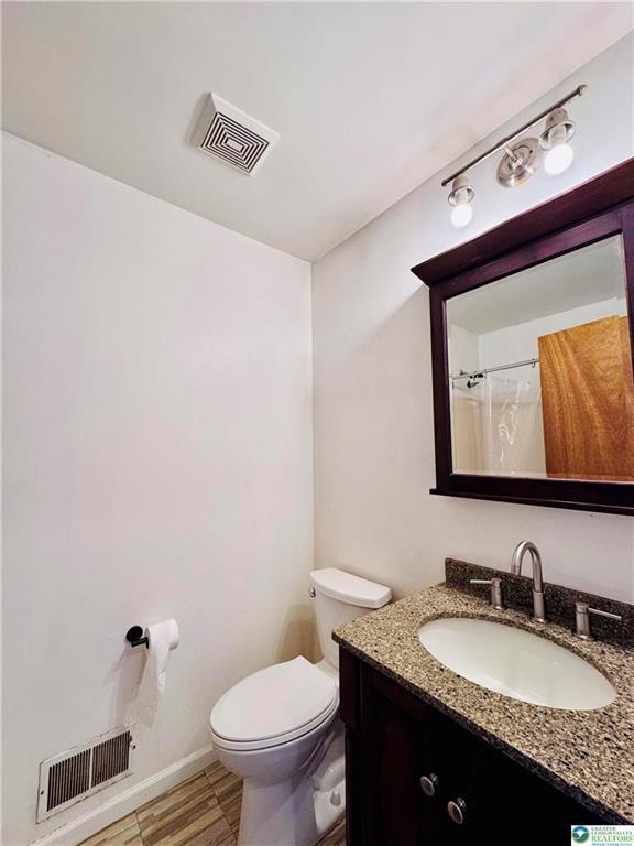 Building Photo - 235 Vista Dr