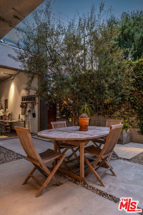 Building Photo - 716 Brooks Ave